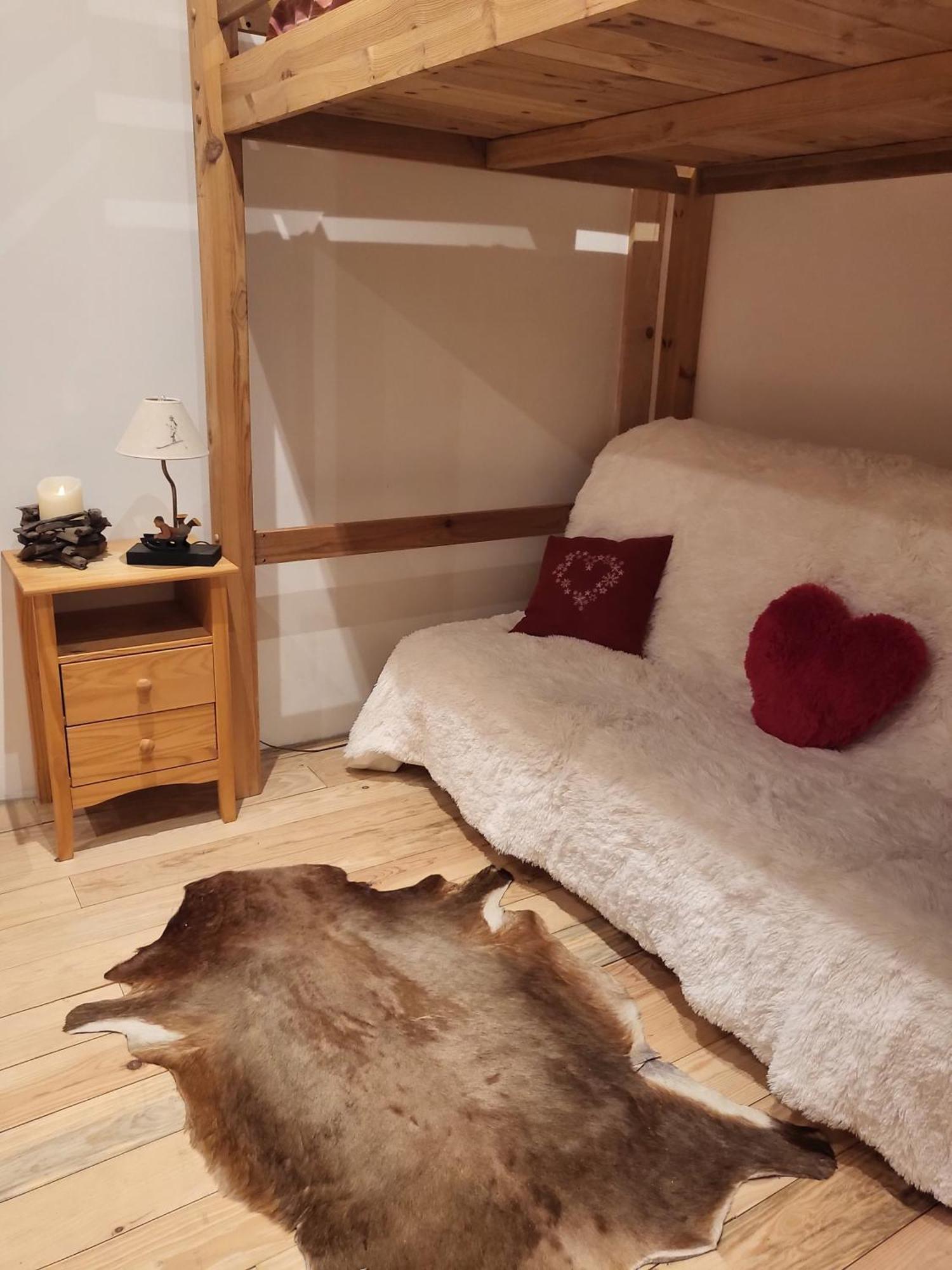 Le Nid Des Cerfs Bed & Breakfast Essert-Romand Dış mekan fotoğraf